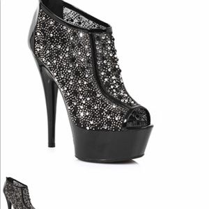 6” stiletto w/contrasting trim and multi rhineston